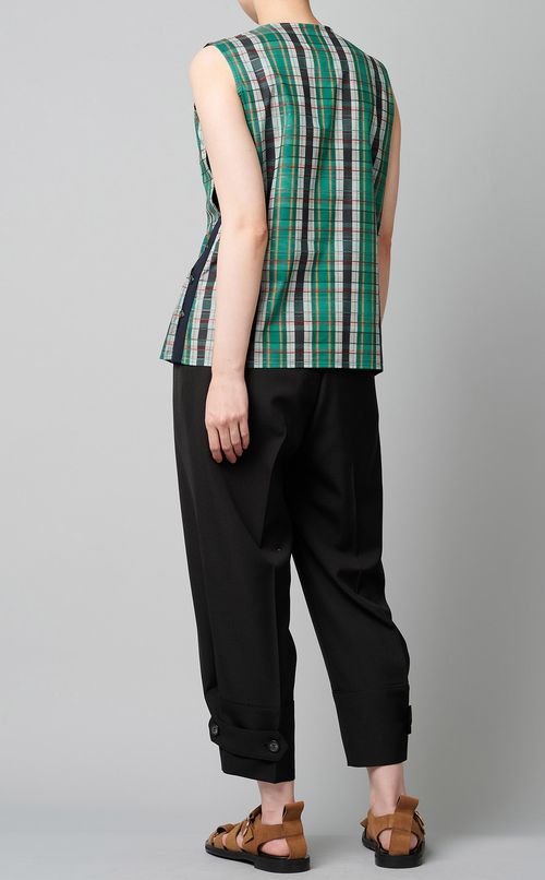 マルチカラーノースリーブブラウス