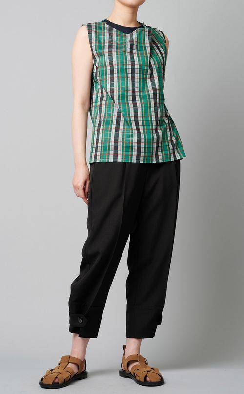 マルチカラーノースリーブブラウス