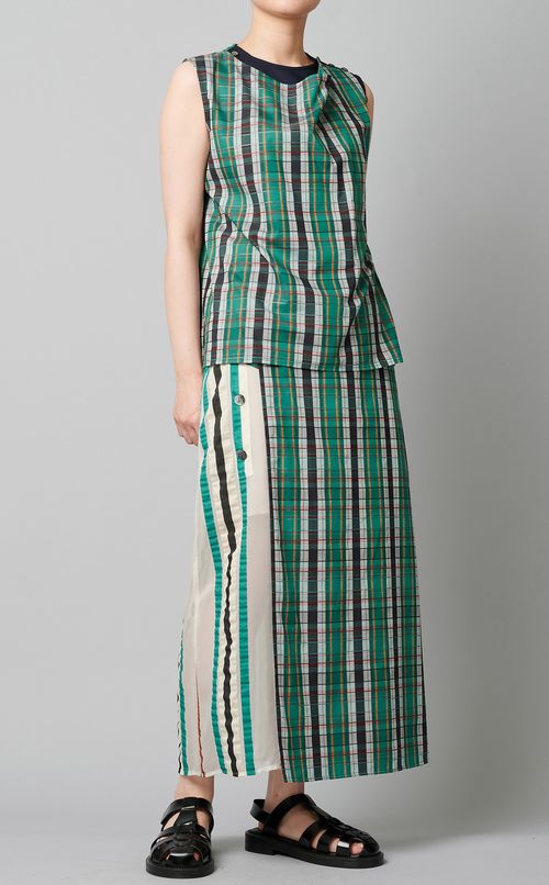 マルチカラーノースリーブブラウス