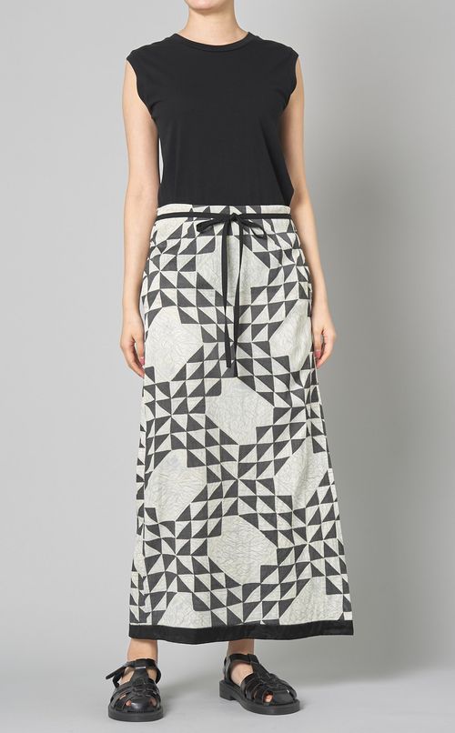 ハーフスクエアプリントロングスカート