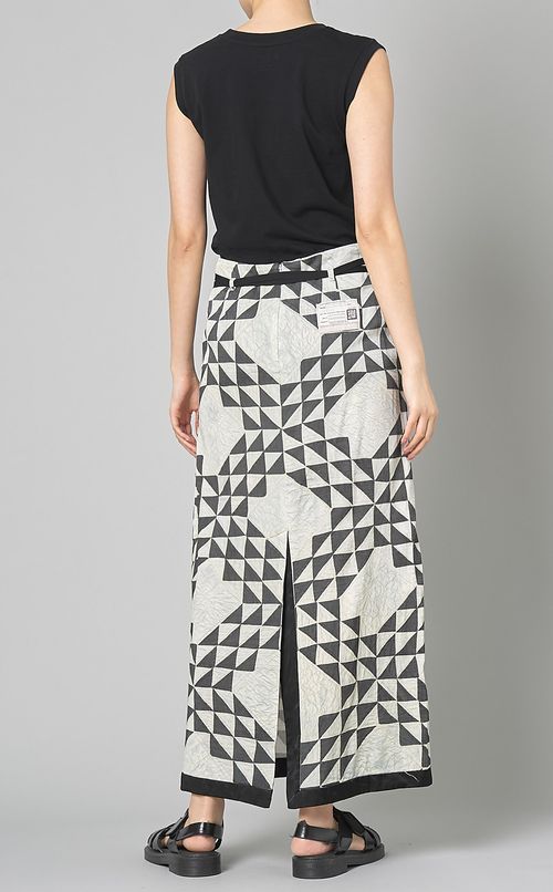 ハーフスクエアプリントロングスカート