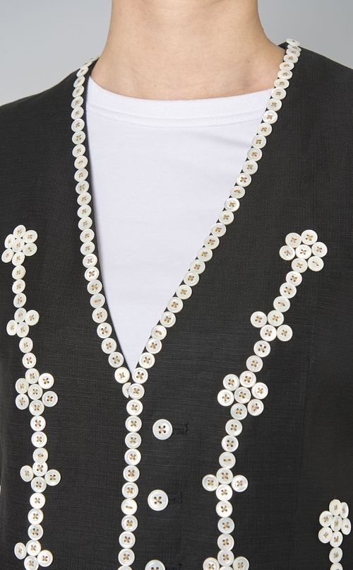 ボタンアートショートベスト