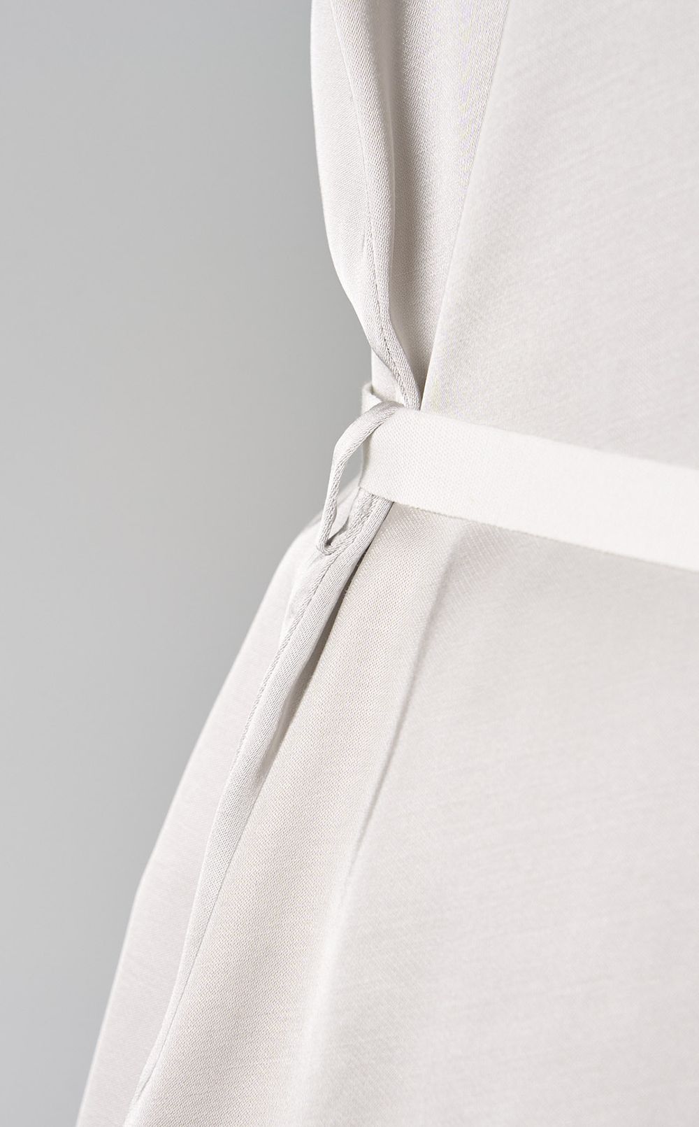 カットスリーブベルテッドロングワンピース