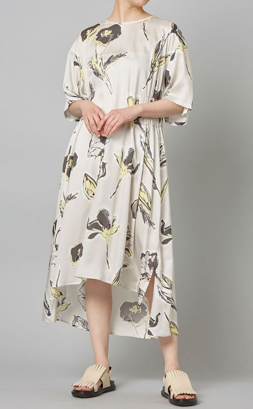 フラワープリントシャーリングドレス