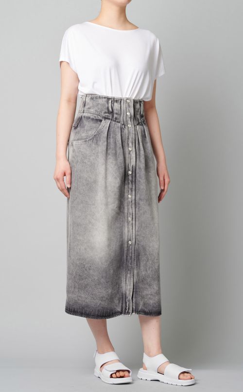 フロントボタンタックスカート