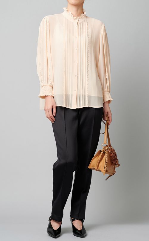 フロントタックブラウス