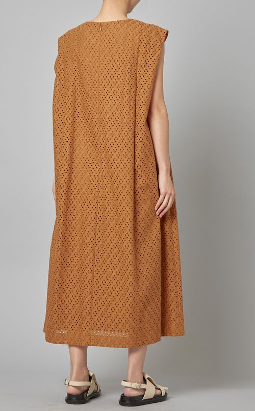 フレンチスリーブエンブロイダリードレス