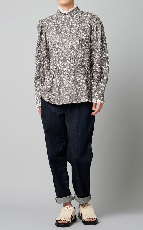 フラワープリントスタンドカラーブラウス