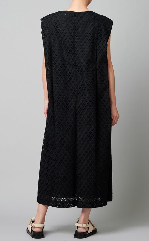 フレンチスリーブエンブロイダリードレス