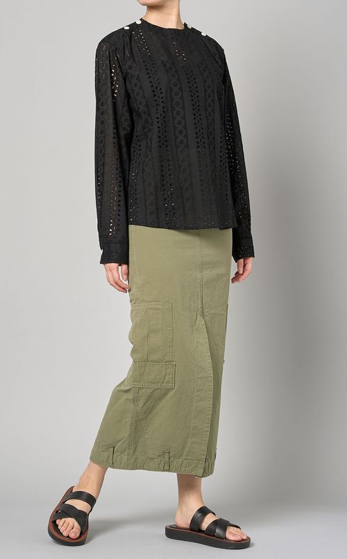 レースクルーネックブラウス