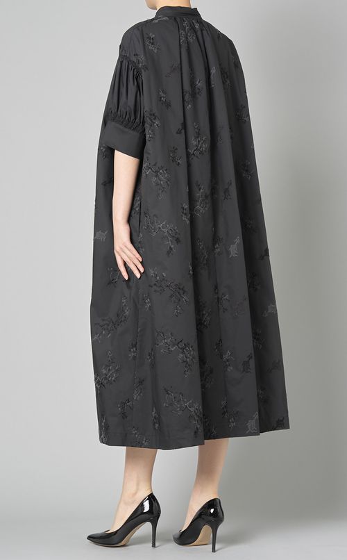エンブロイダリーギャザーシャツドレス