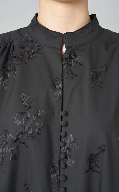 エンブロイダリーギャザーシャツドレス