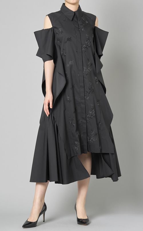 エンブロイダリーラッフルシャツドレス