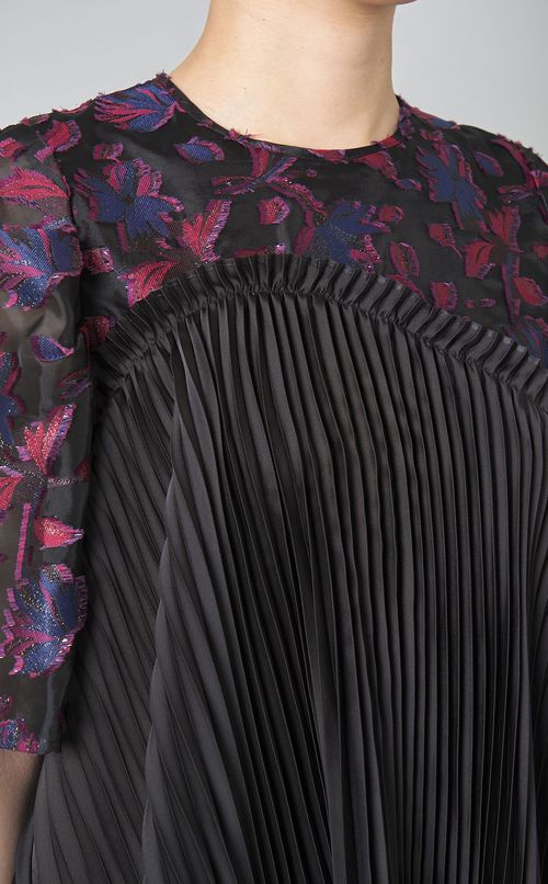 フラワージャガードプリーツワンピース