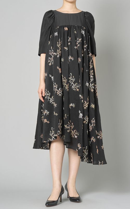 エンブロイダリーペタルドレス