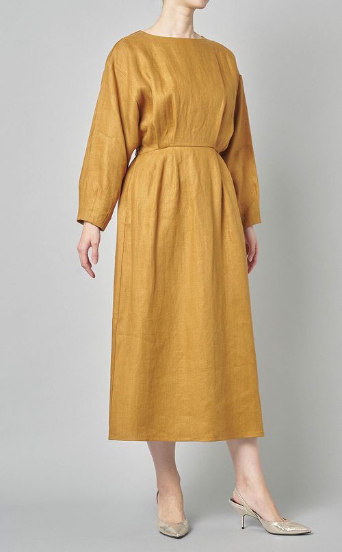 バックタックワンピース