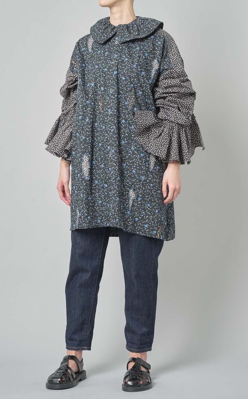 フラワープリントフリルカラーブラウス