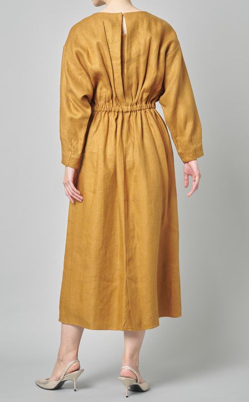 バックタックワンピース