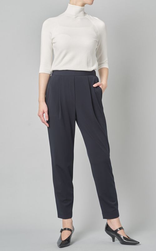 ストレッチジャージーテーパードパンツ