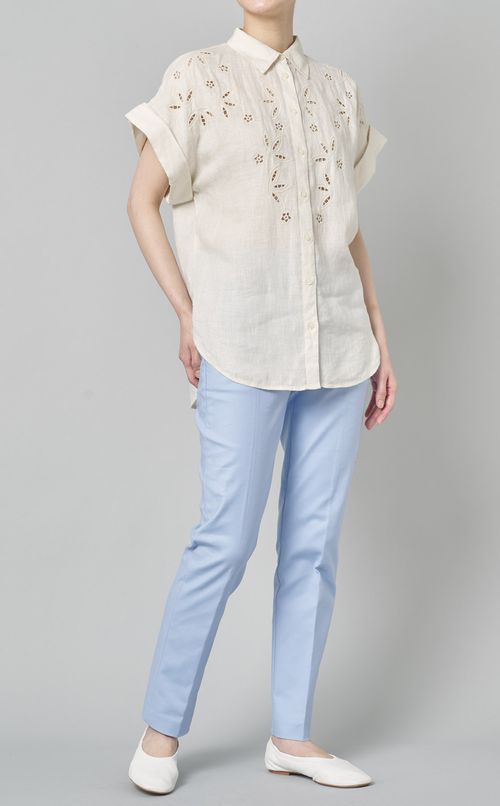 テーパードスリムパンツ