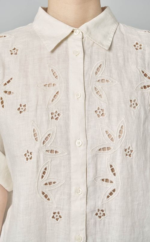 エンブロイダリーレースシャツ