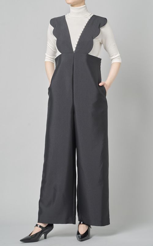 Vネックパール付サロペット