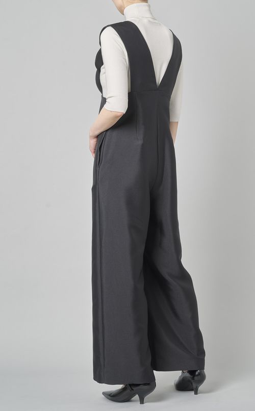 Vネックパール付サロペット