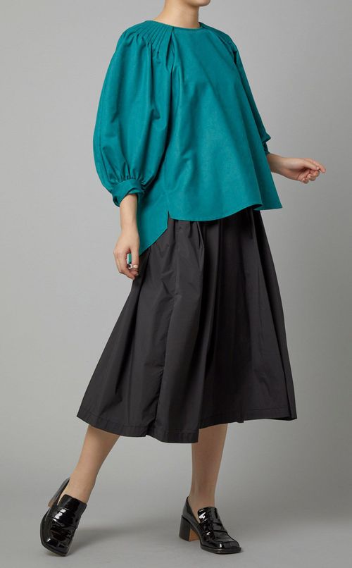 パフスリーブブラウス