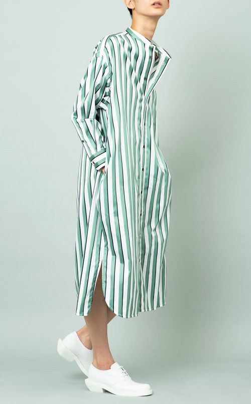 スタンドカラーロングワンピース