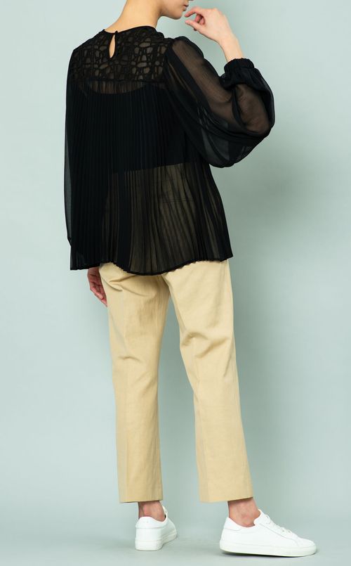 フロントプリーツブラウス