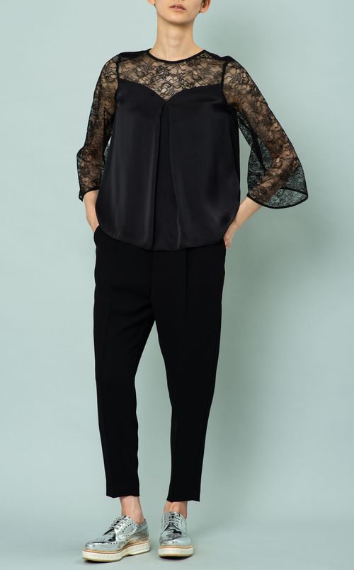 フロントタックスリムパンツ