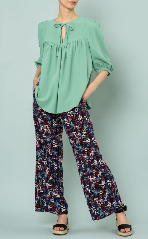 パフスリーブリボンブラウス