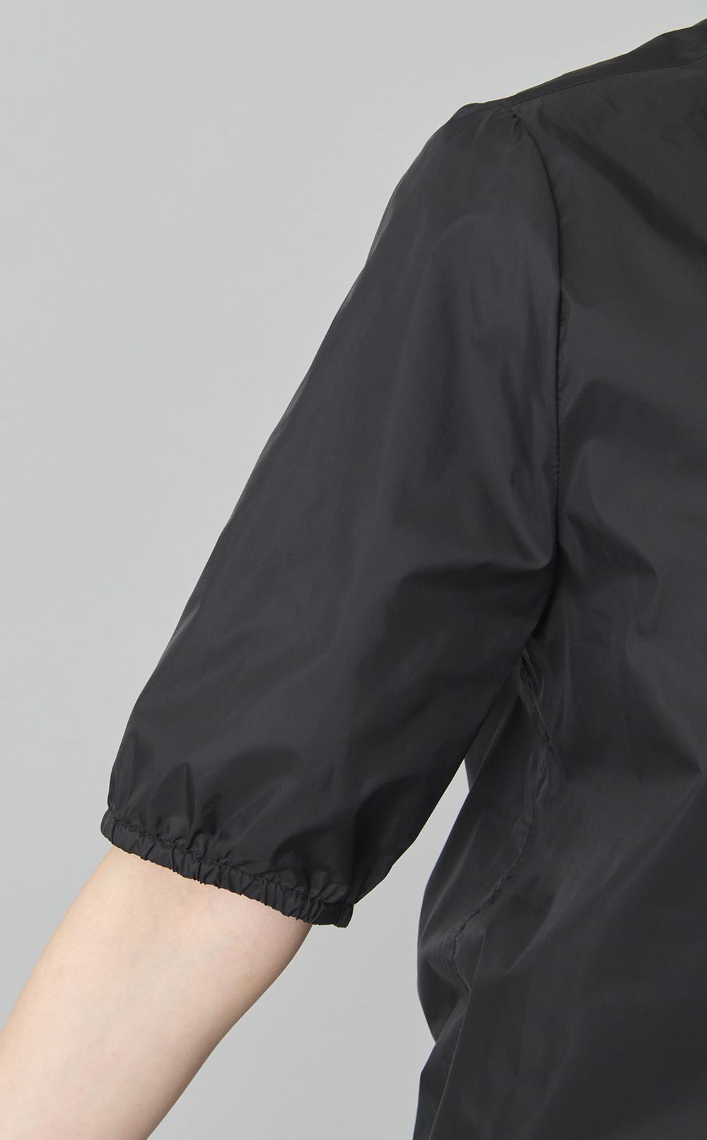 ハーフアップシアーブラウス