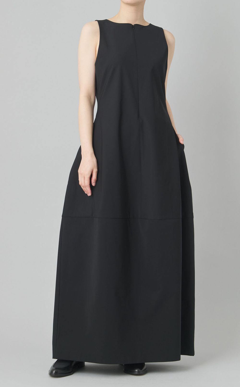 ノースリーブボートネックワンピース