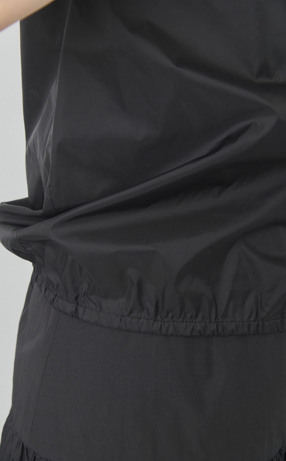 ハーフアップシアーブラウス