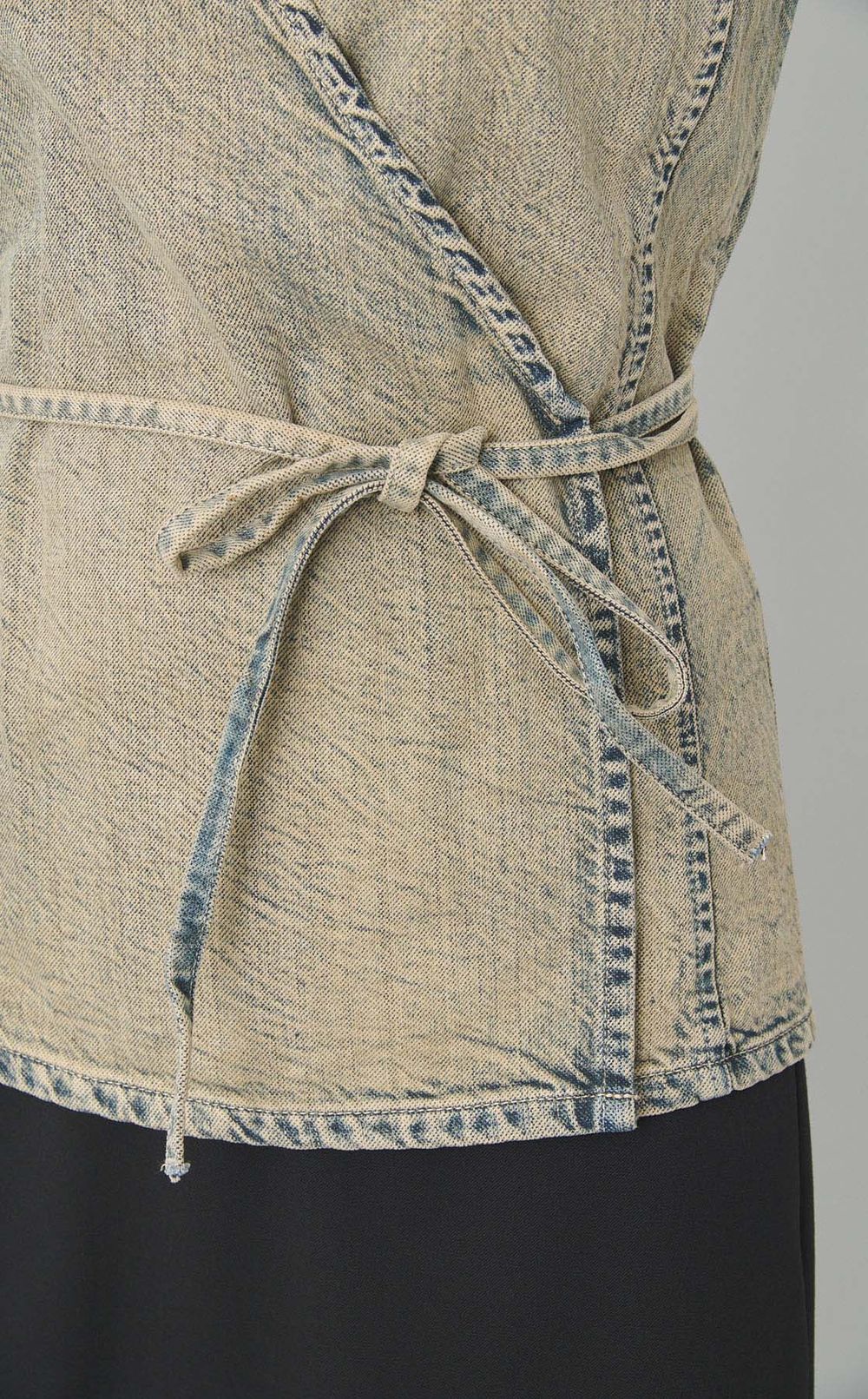 デニムカシュクールノースリーブブラウス