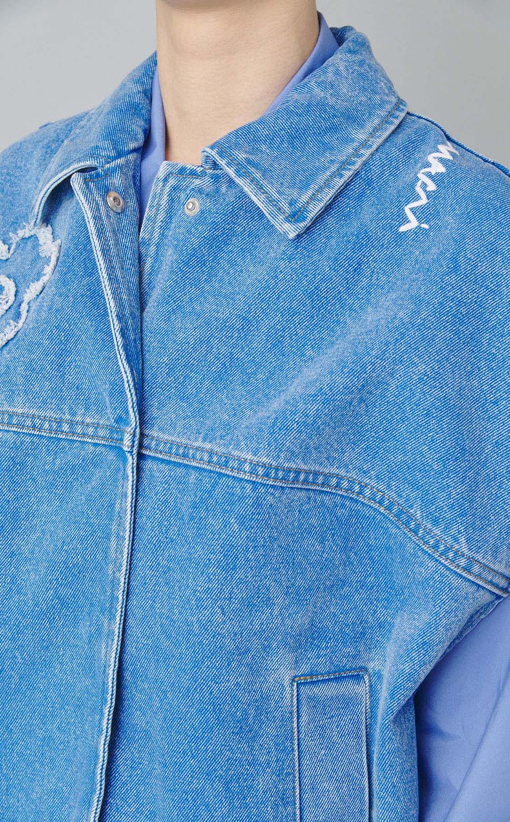 フラワーパッチデニムノースリーブブルゾン