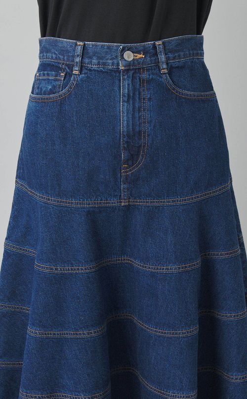 エスカルゴフレアデニムスカート