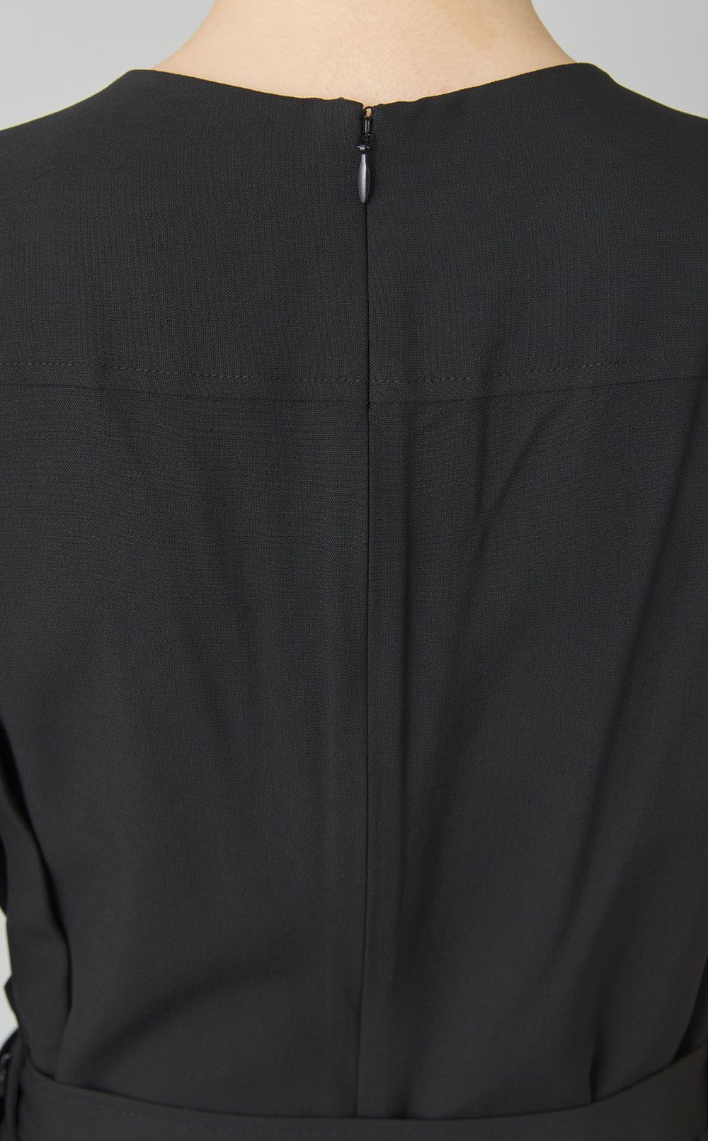 カスケードウエストベルトワンピース