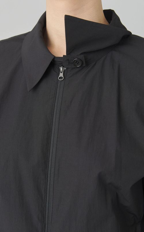 クロップドジップアップジャンパー