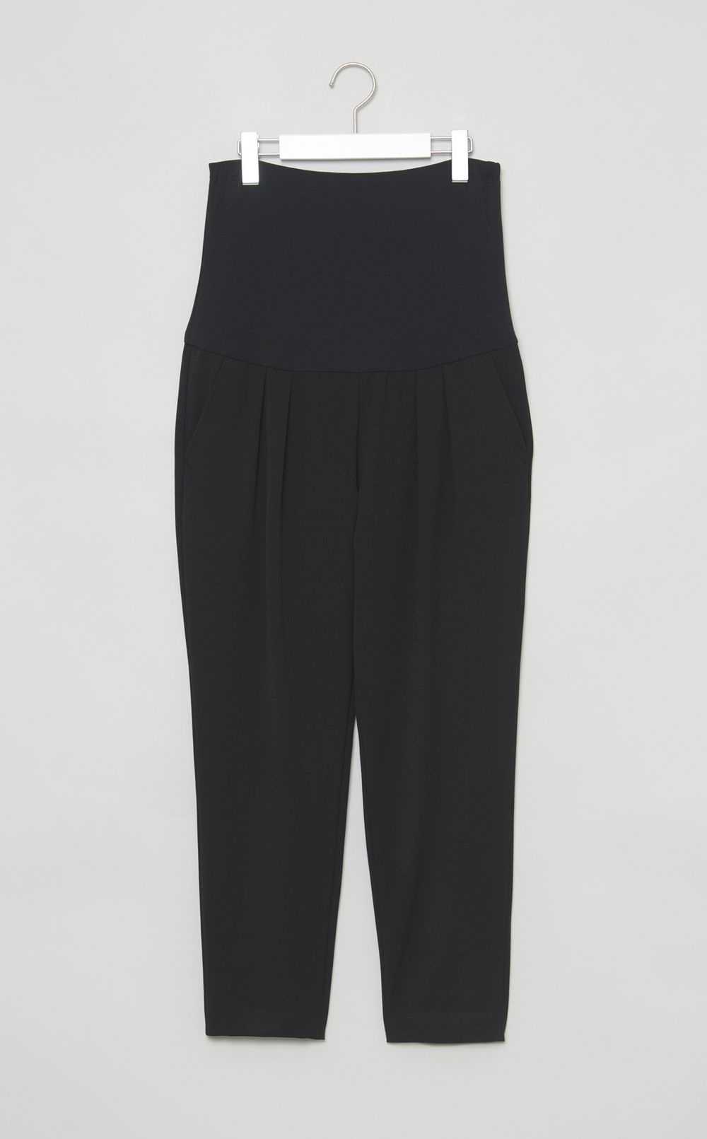 タックギャザーテーパードパンツ