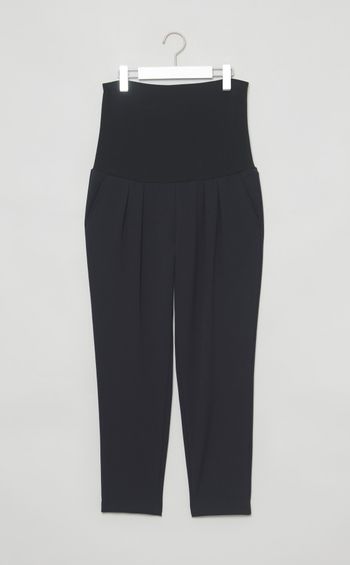 タックギャザーテーパードパンツ