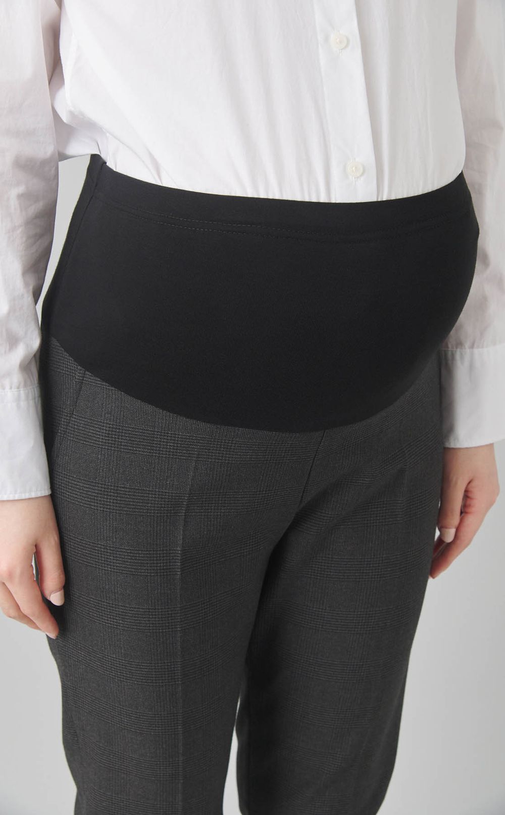 タックテーパードパンツ