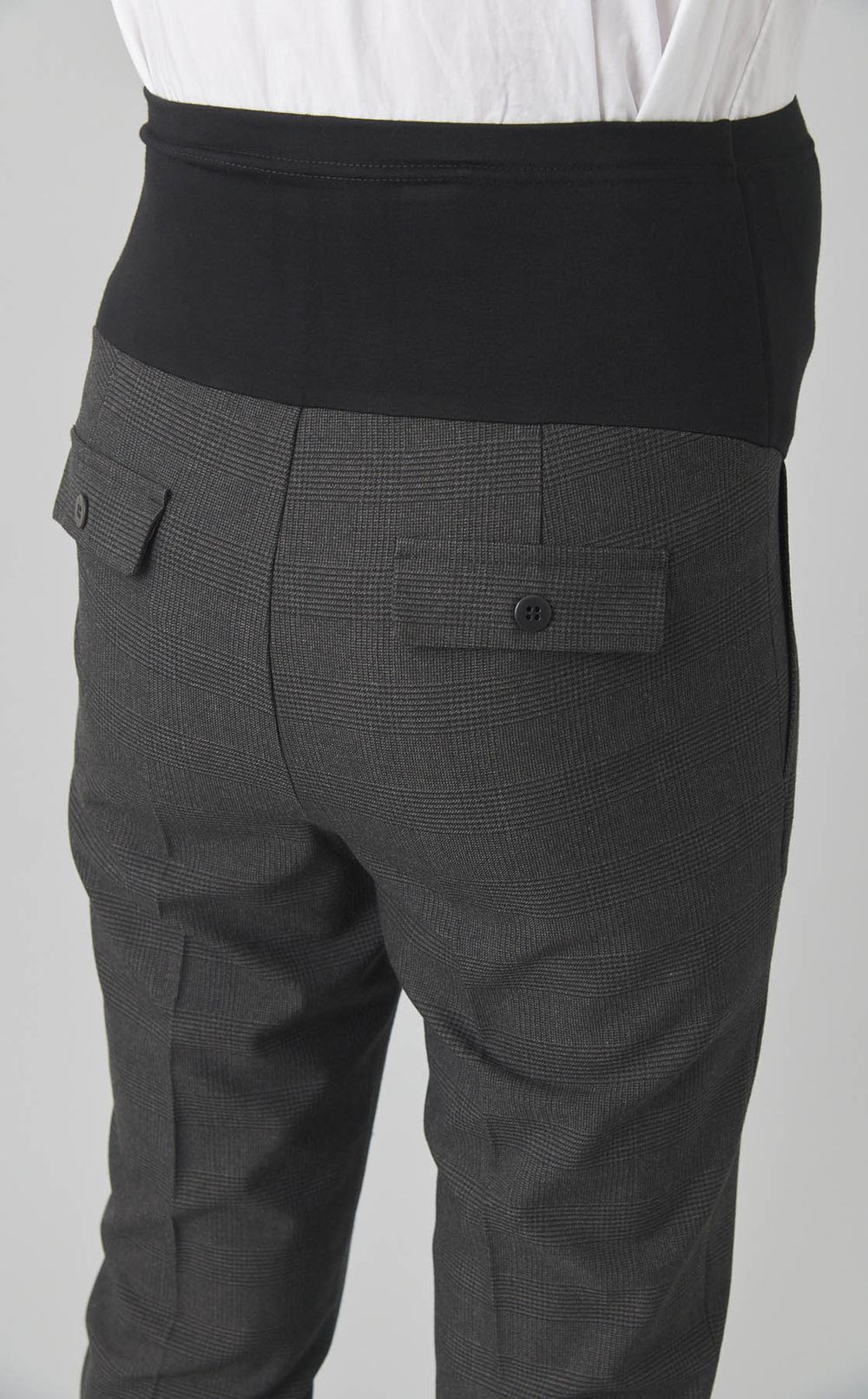 タックテーパードパンツ