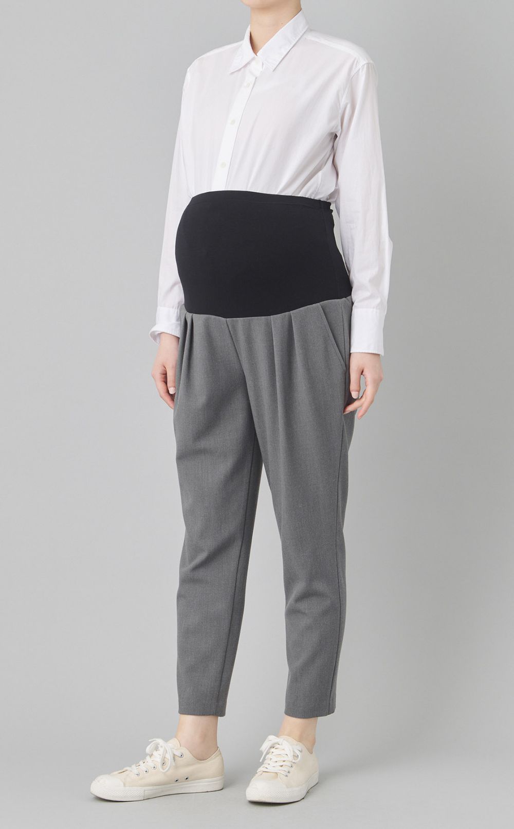 タックギャザーテーパードパンツ