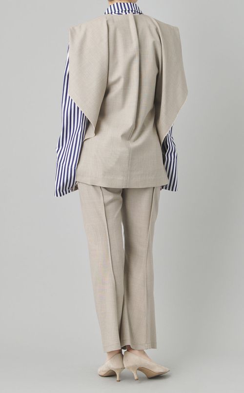 バックギャザーノースリーブジャケット