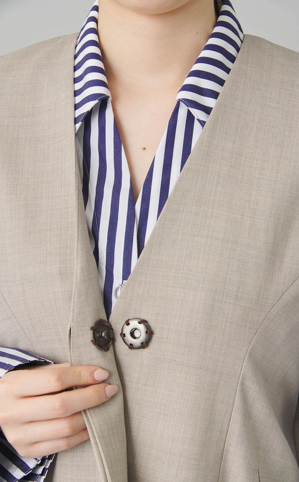 バックギャザーノースリーブジャケット