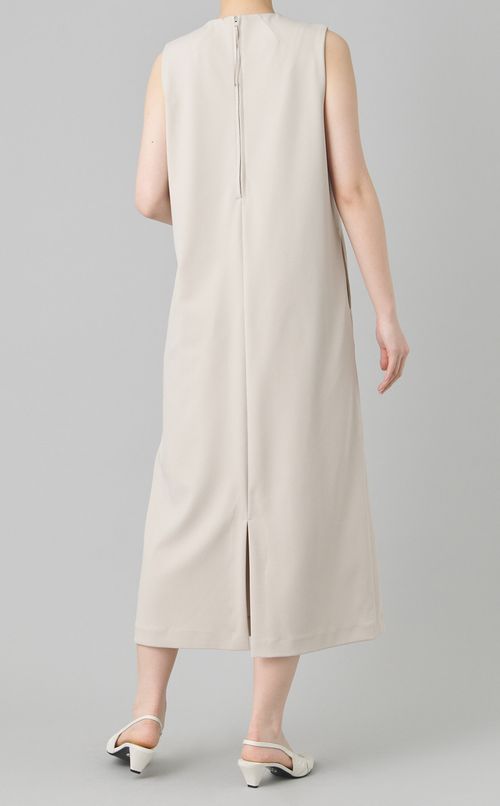 クルーネックストレートカットワンピース