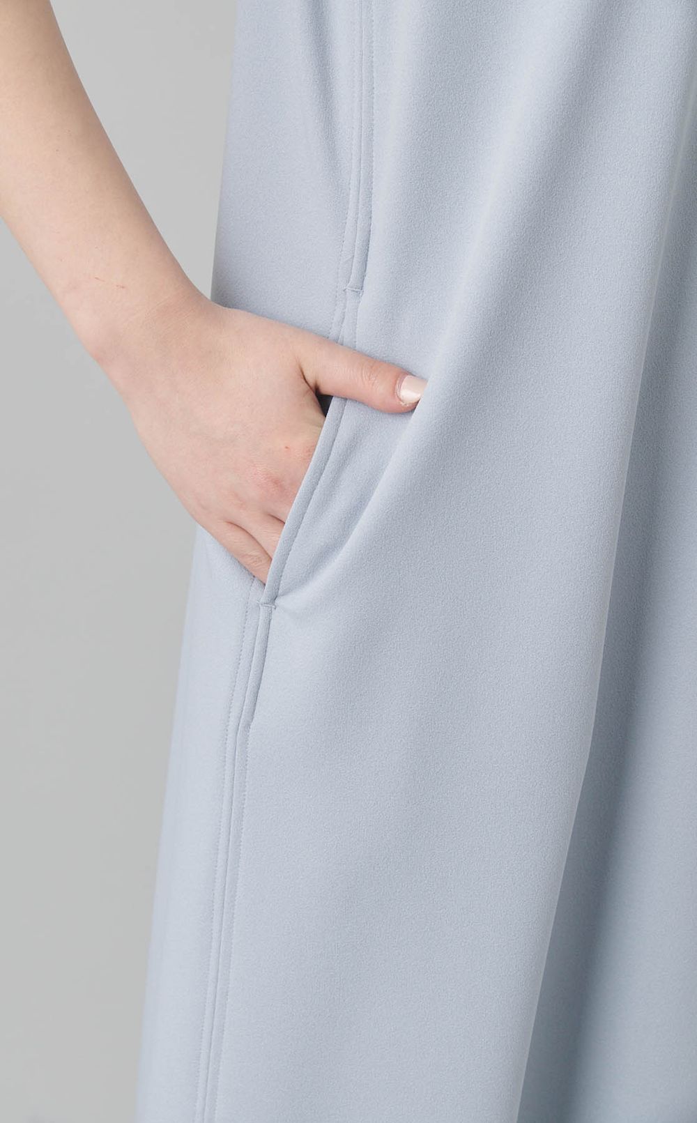 クルーネックストレートカットワンピース