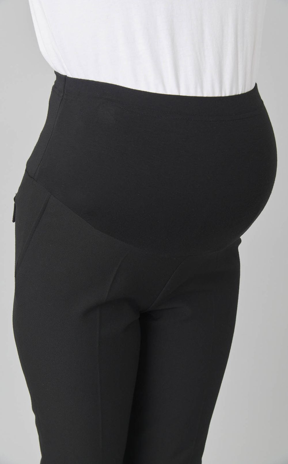 タックテーパードパンツ